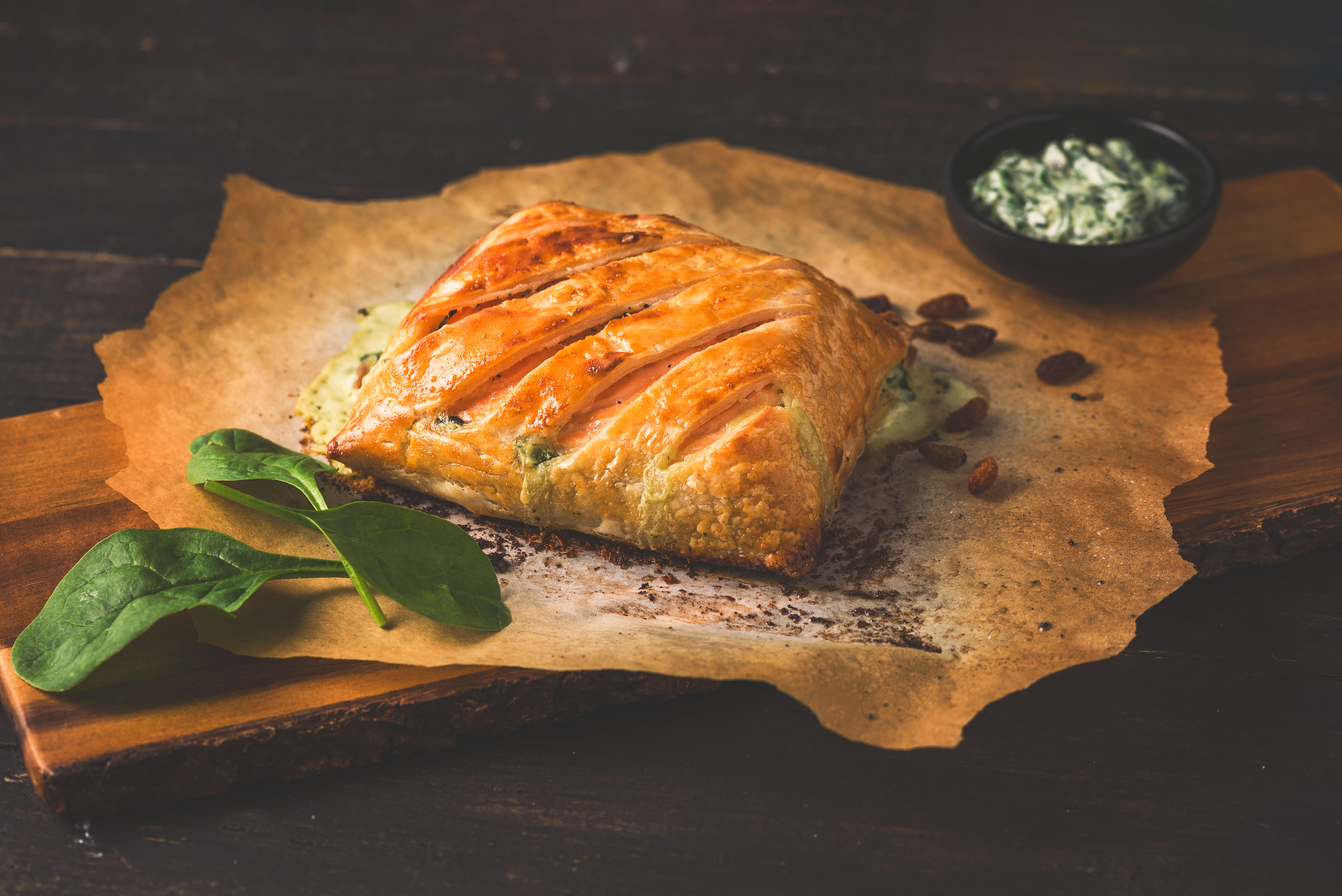 Hojaldre de salmón con espinacas (rápida)