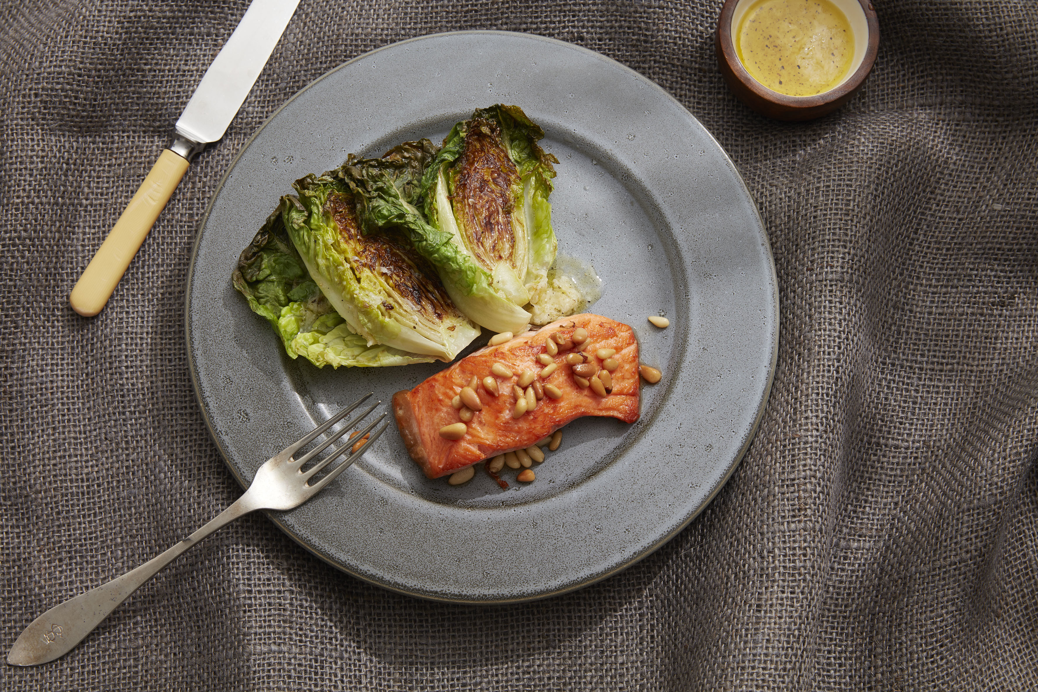 Grillad hjärtsallad till  lax