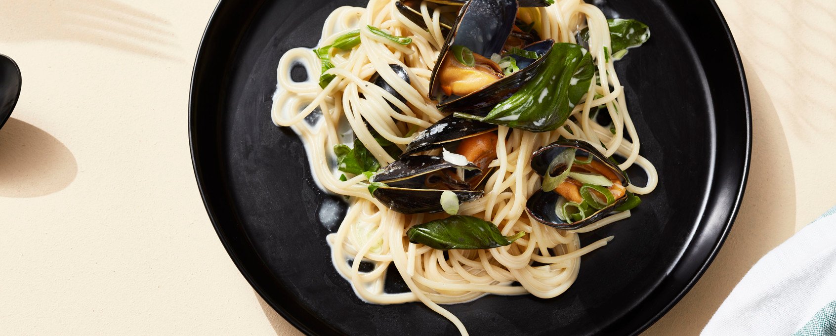 Krema Soslu Midyeli Makarna