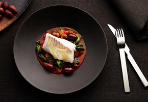 Ratatouille med lettsaltet torsk og oliven