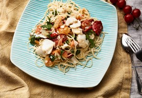 Spagetti med torsk, olivenolje og soltørkede tomater