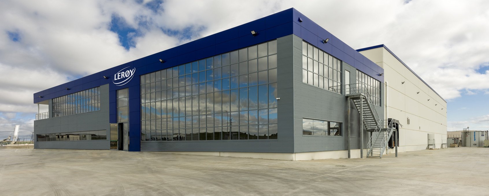 The new factory in Madrid from outside
