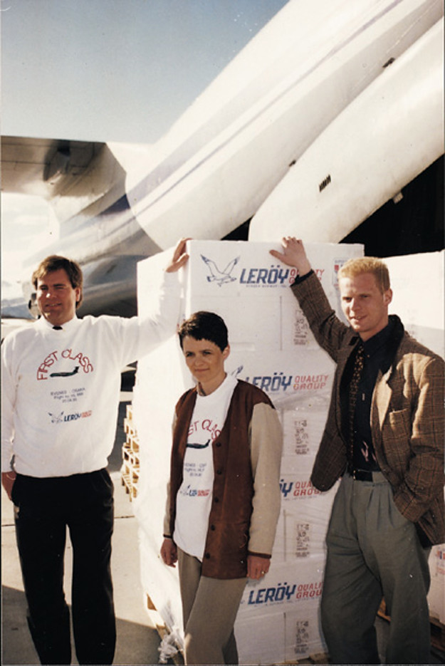 First charter to Japan, 1995. From left: Ole-Eirik Lerøy, then State Secretary Lisbeth Bergn Hansen, and Morten Berg