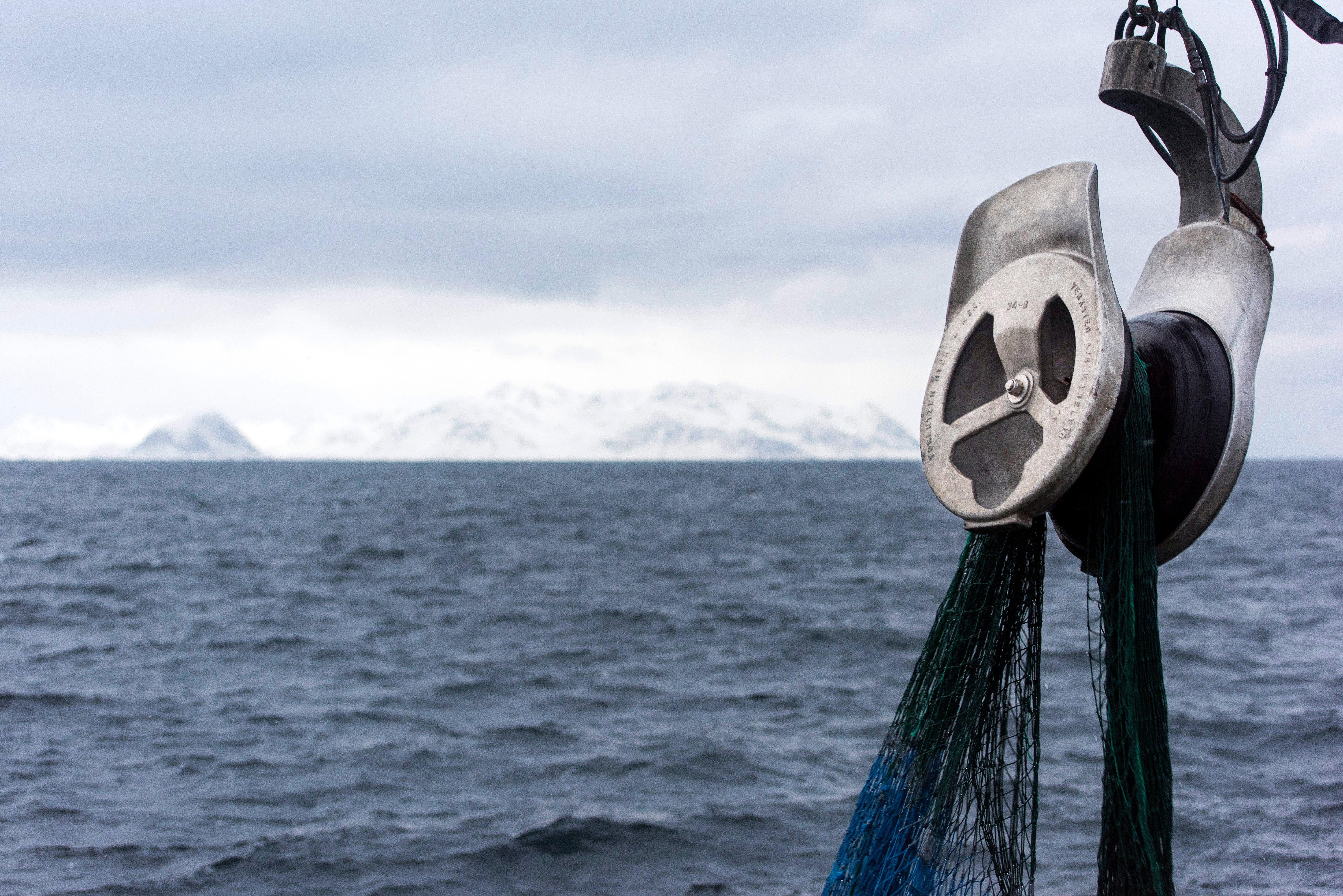 Utsikt fra båt utover havet