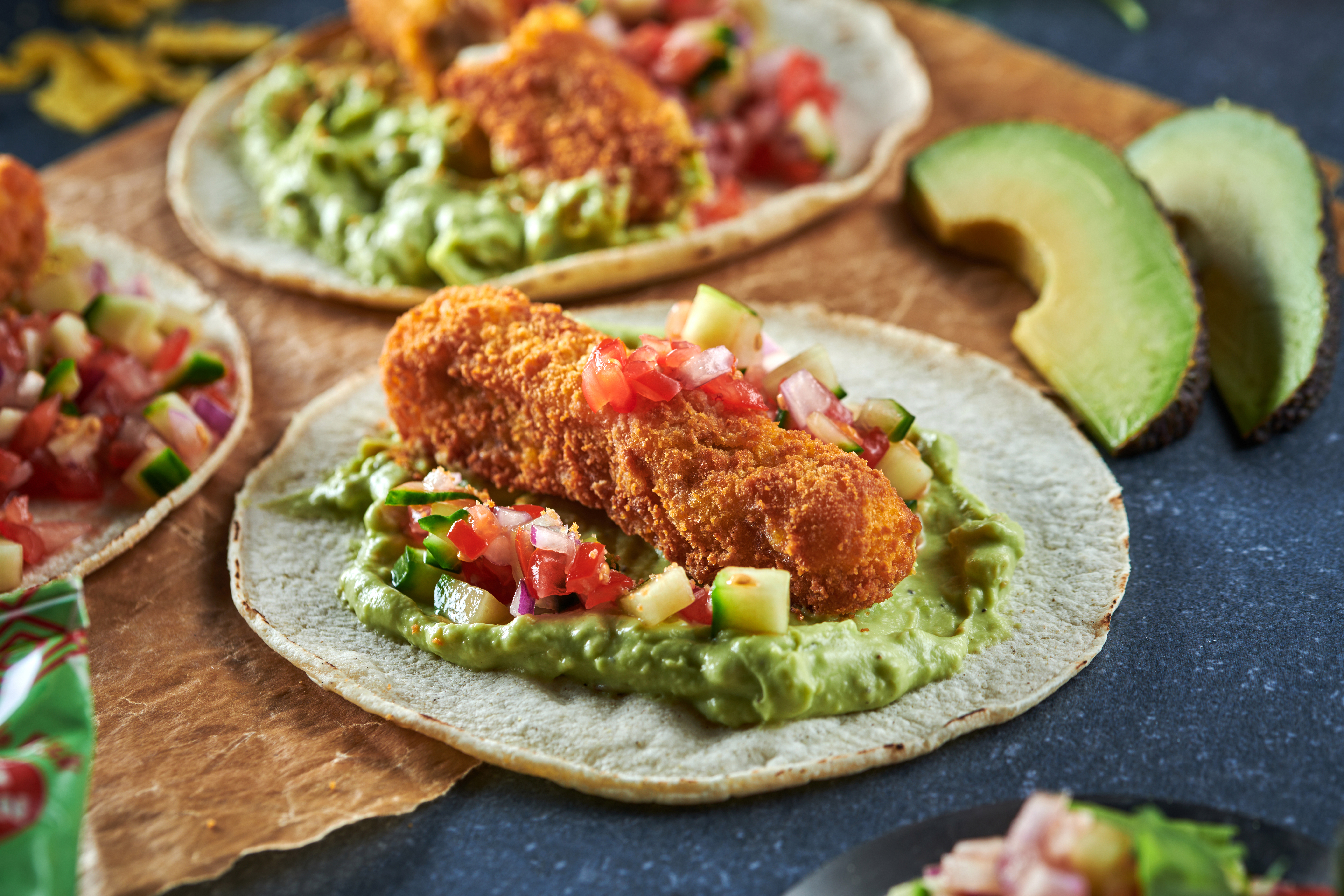 Fish Taco med fersk salsa (Pico de gallo) og guacamole