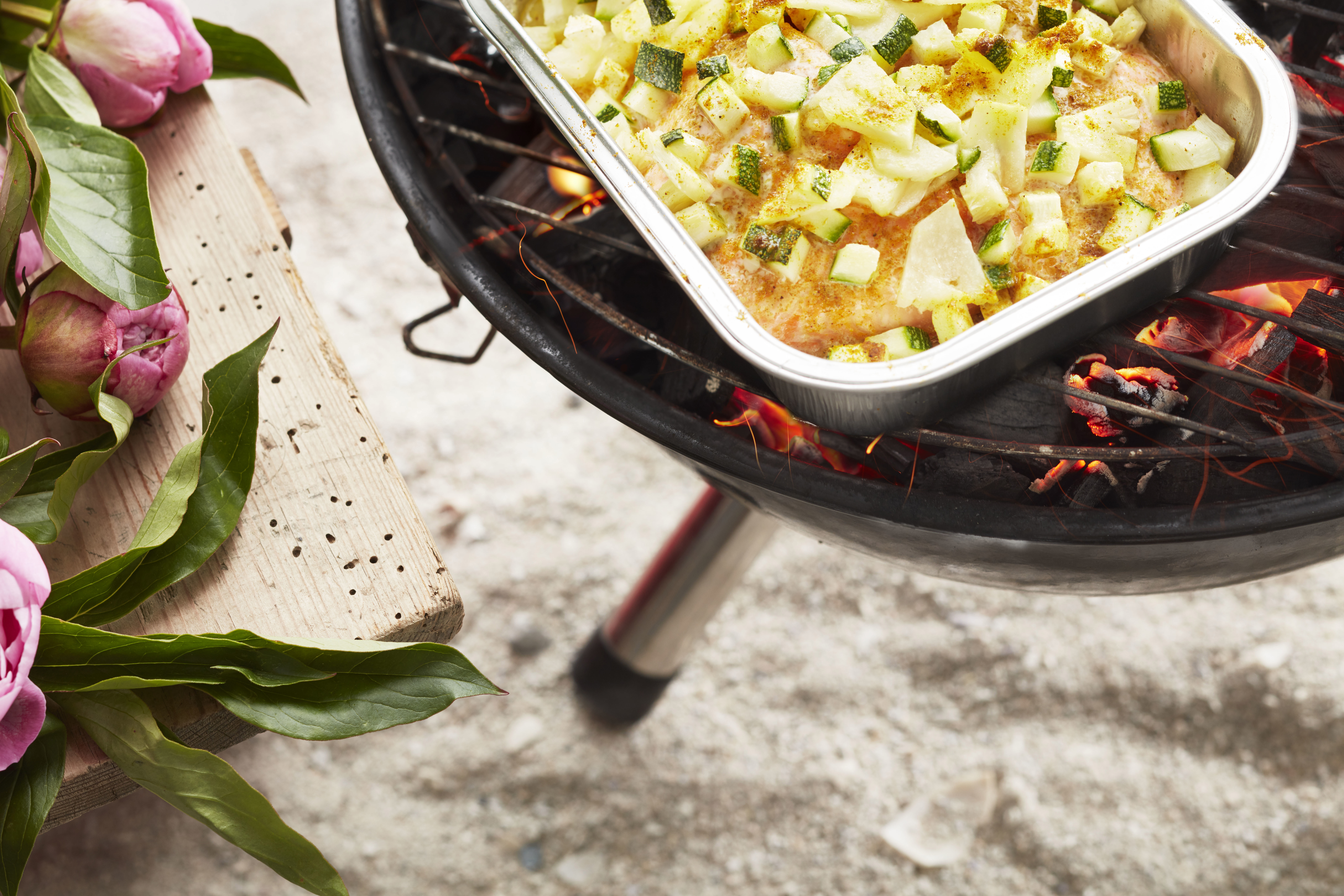 Grillet ørret med karri og ananas
