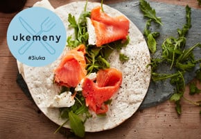 Wraps med kaldrøkt ørret, kremost og ruccola