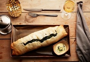 Salmon en croûte with spinach and feta cheese