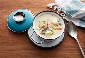 Creamy fish soup with salmon and cod
