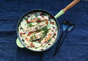 Salmon in creamy spinach sauce