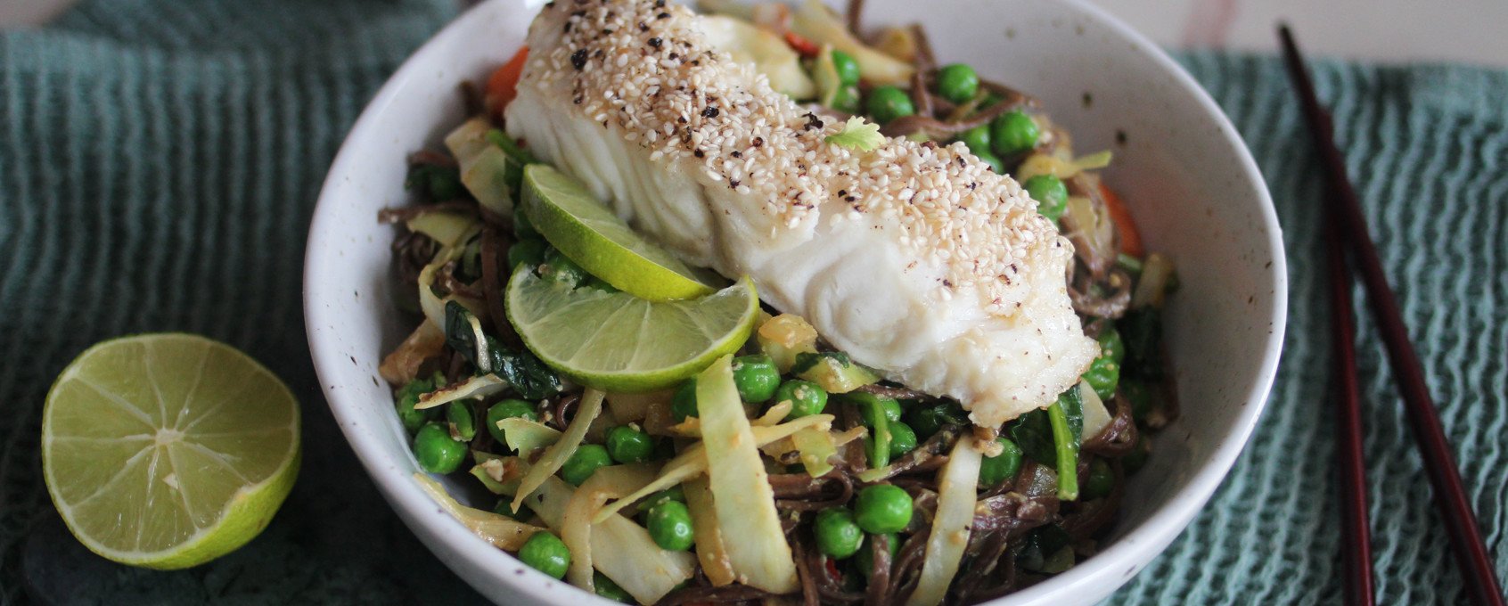 Pad thai med bakad havskatt