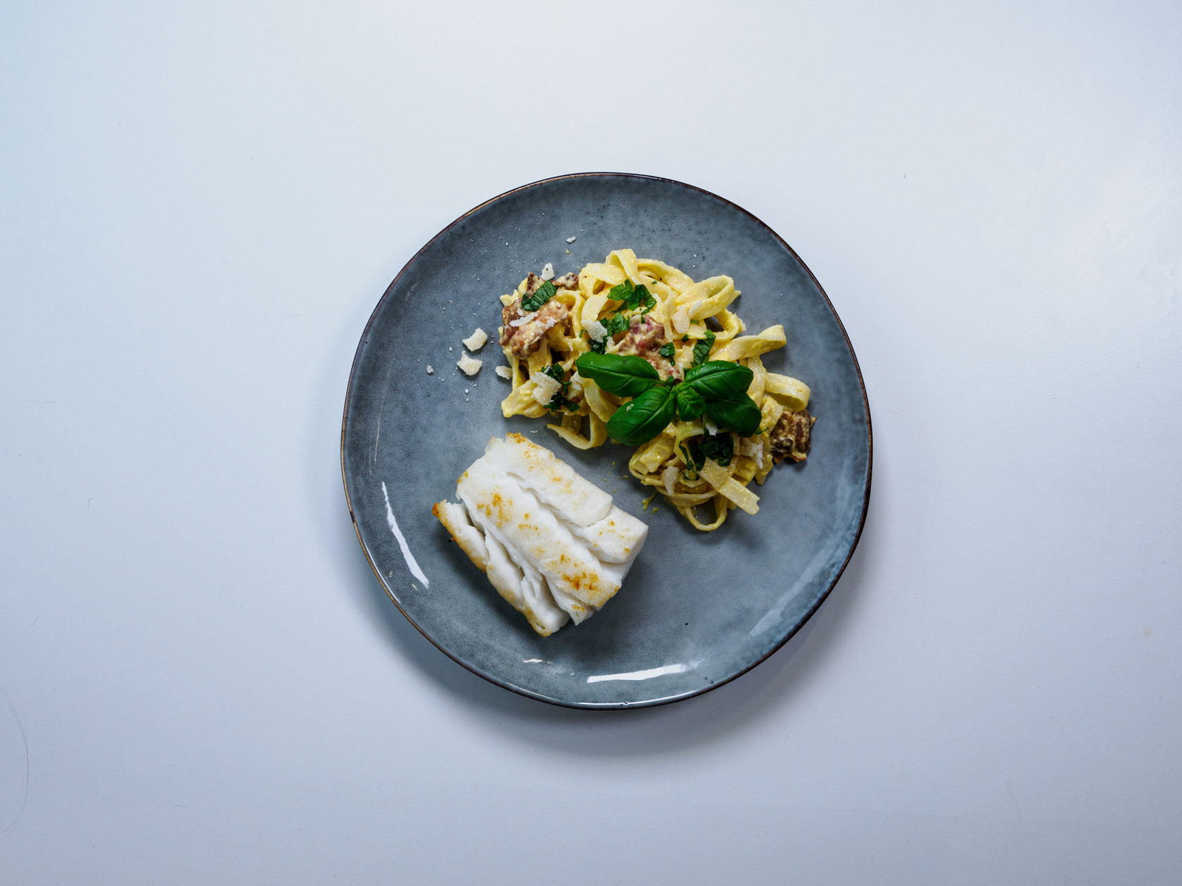 Pasta carbonara with cod and bacon