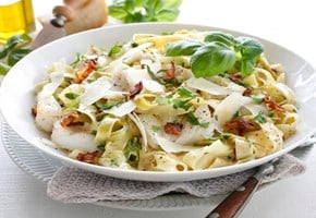 Pasta carbonara with cod and bacon