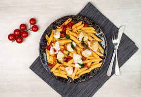 Pasta med torsk og tomatsaus