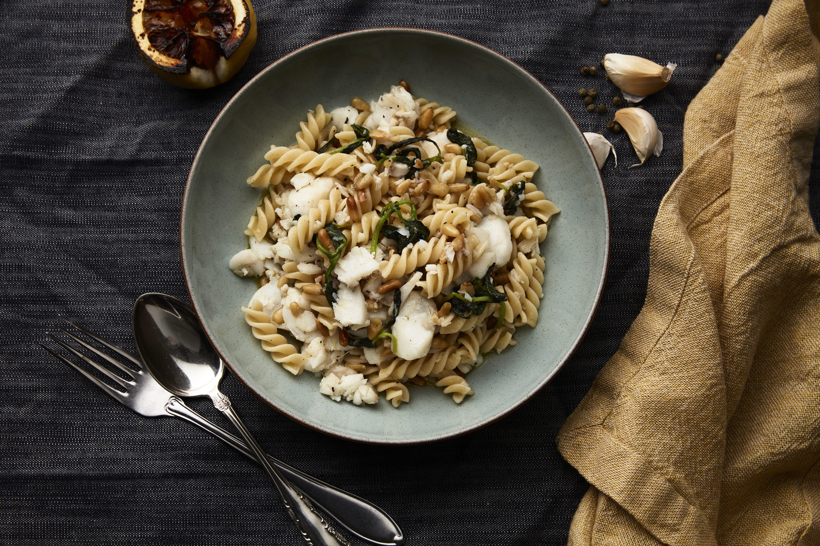 Pasta with cod, lemon and basil