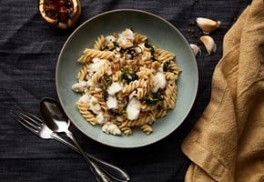 Pasta with cod, lemon and basil
