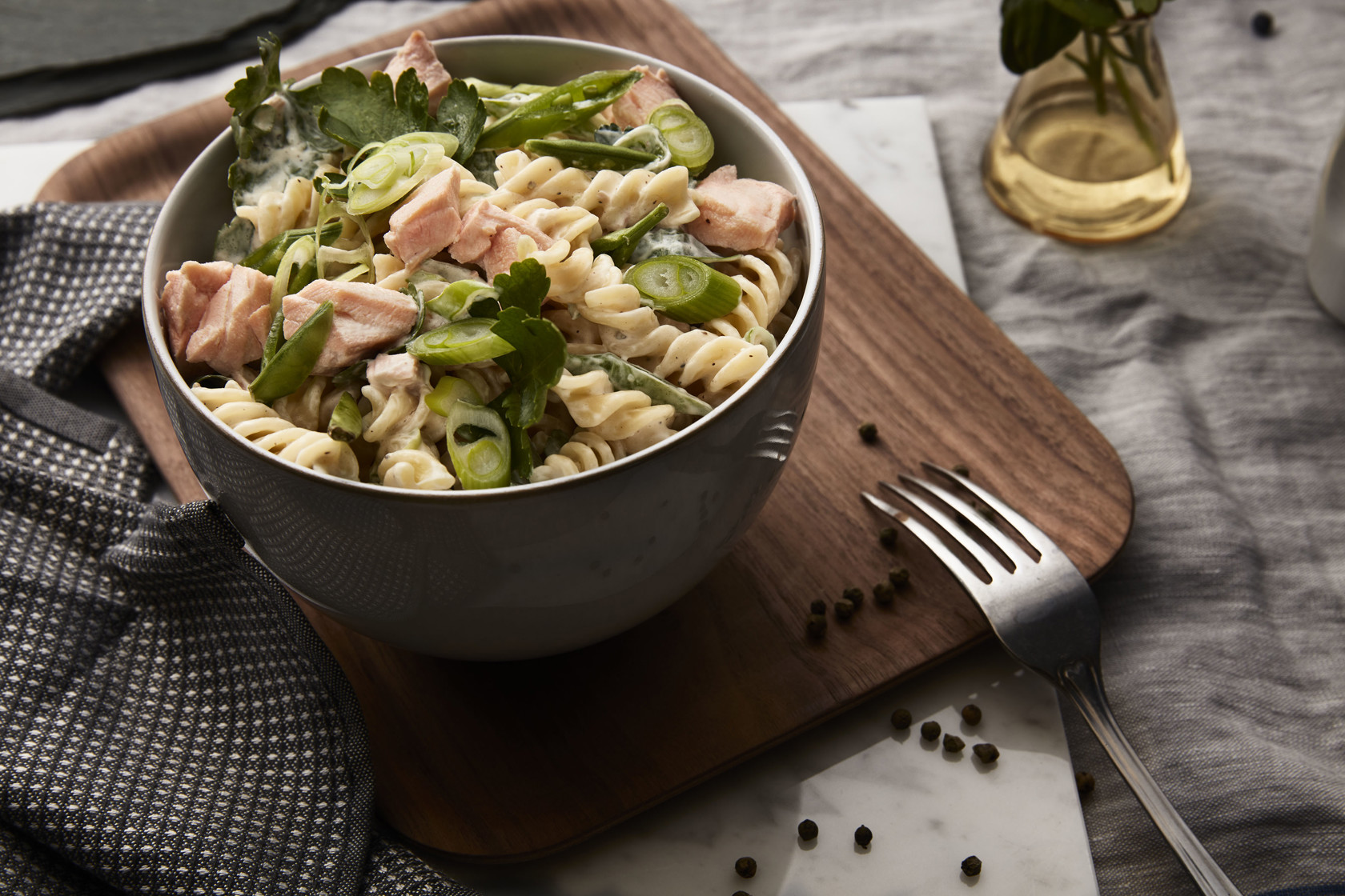 Pasta salad with salmon and a lemon and crème fraîche dressing