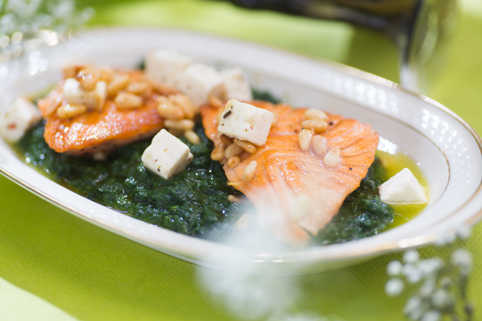 Salmon with spinach and feta cheese