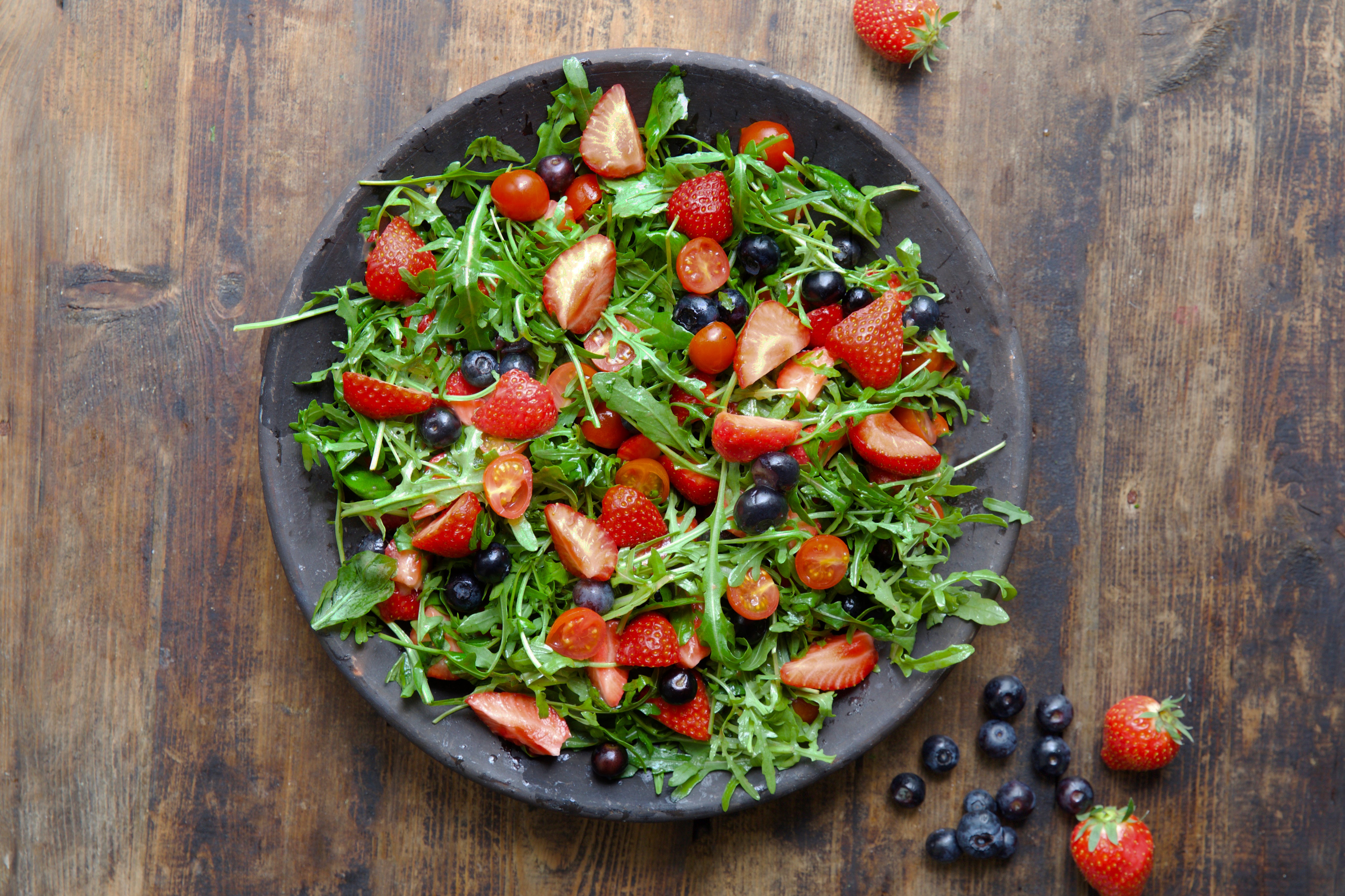 Sommersalat med bær