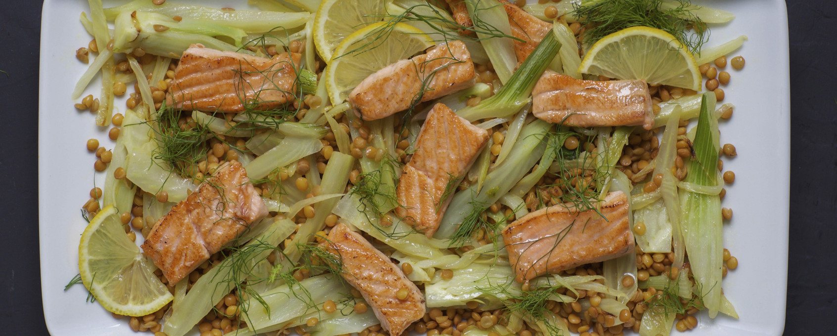 Stekt laks med linsesalat med fennikel