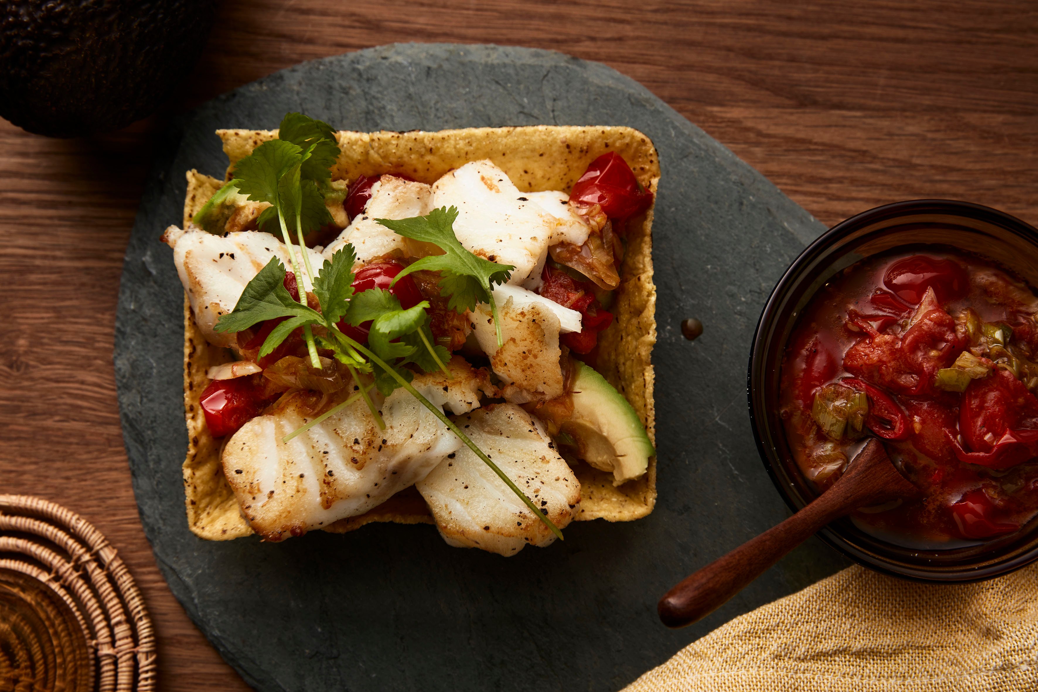 Taco med torsk, hjemmelaget tacosaus og avokado