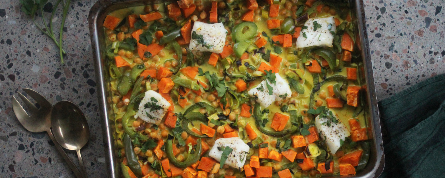 Torsk i form med søtpotet og karri- og kokossaus