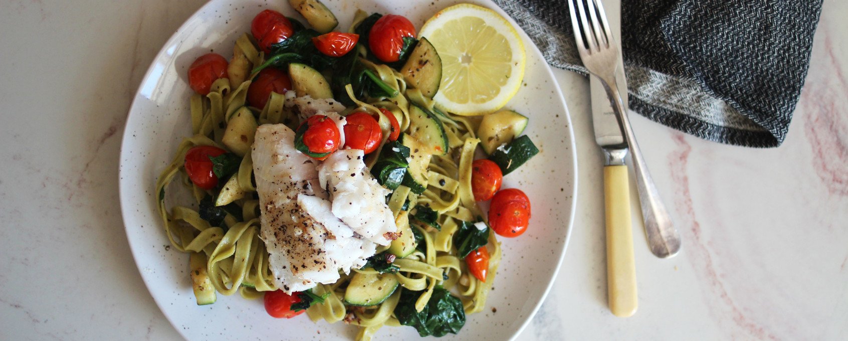 Torsk med pasta og lune tomater