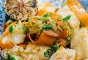 Pastasalat med laks og dressing av Q Crème Fraîche