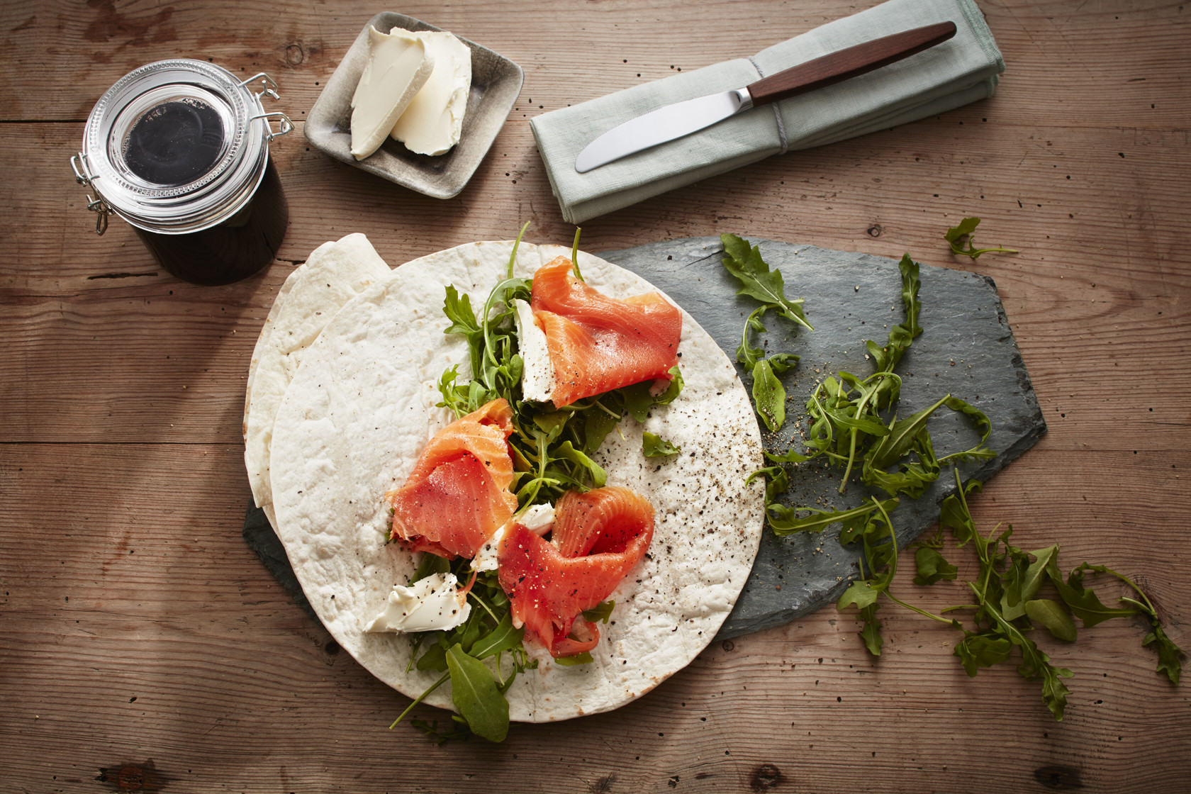 Wraps Rekött Wraps med røkelaks, kremost og ruccola